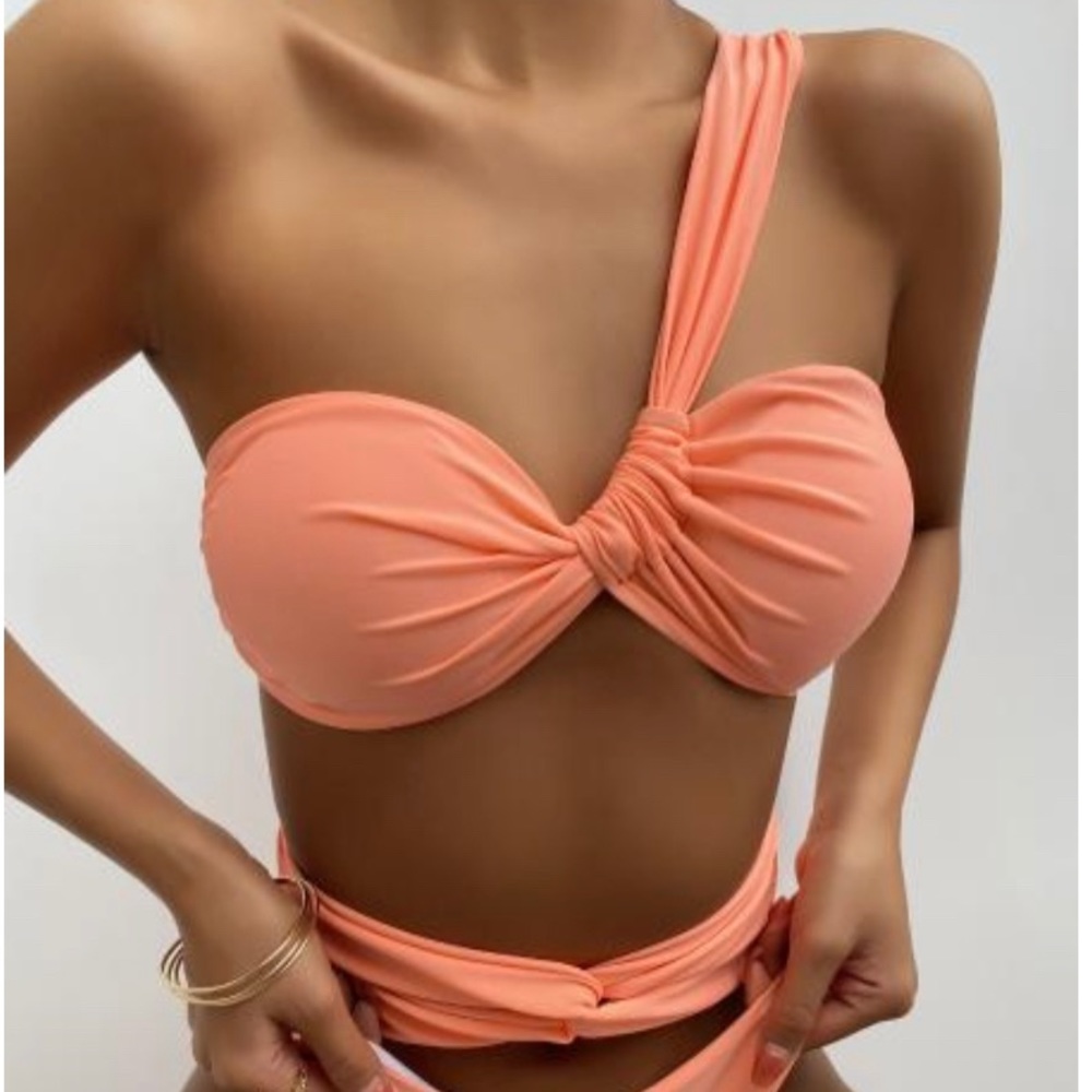 One shoulder twisted Bandage bikini set